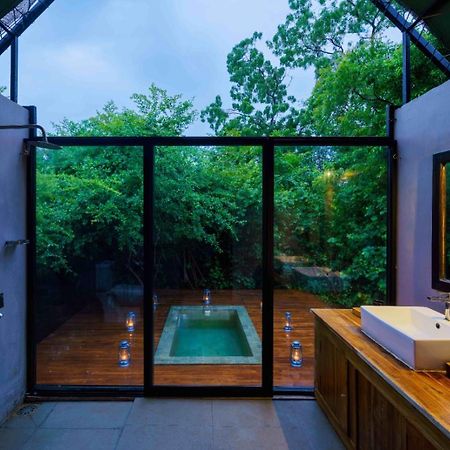 Makini Bush Camp, Yala Hotel Ngoại thất bức ảnh